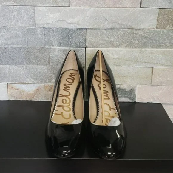 Sugar Tessa Ankle Bootie - Picture 2 of 7